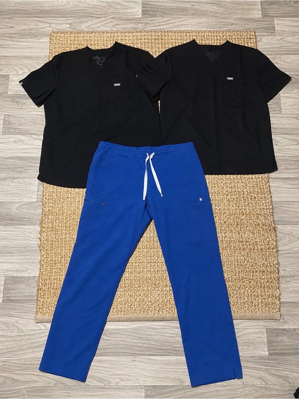 FIGS Scrub Set – Men’s Medium – Great Condition